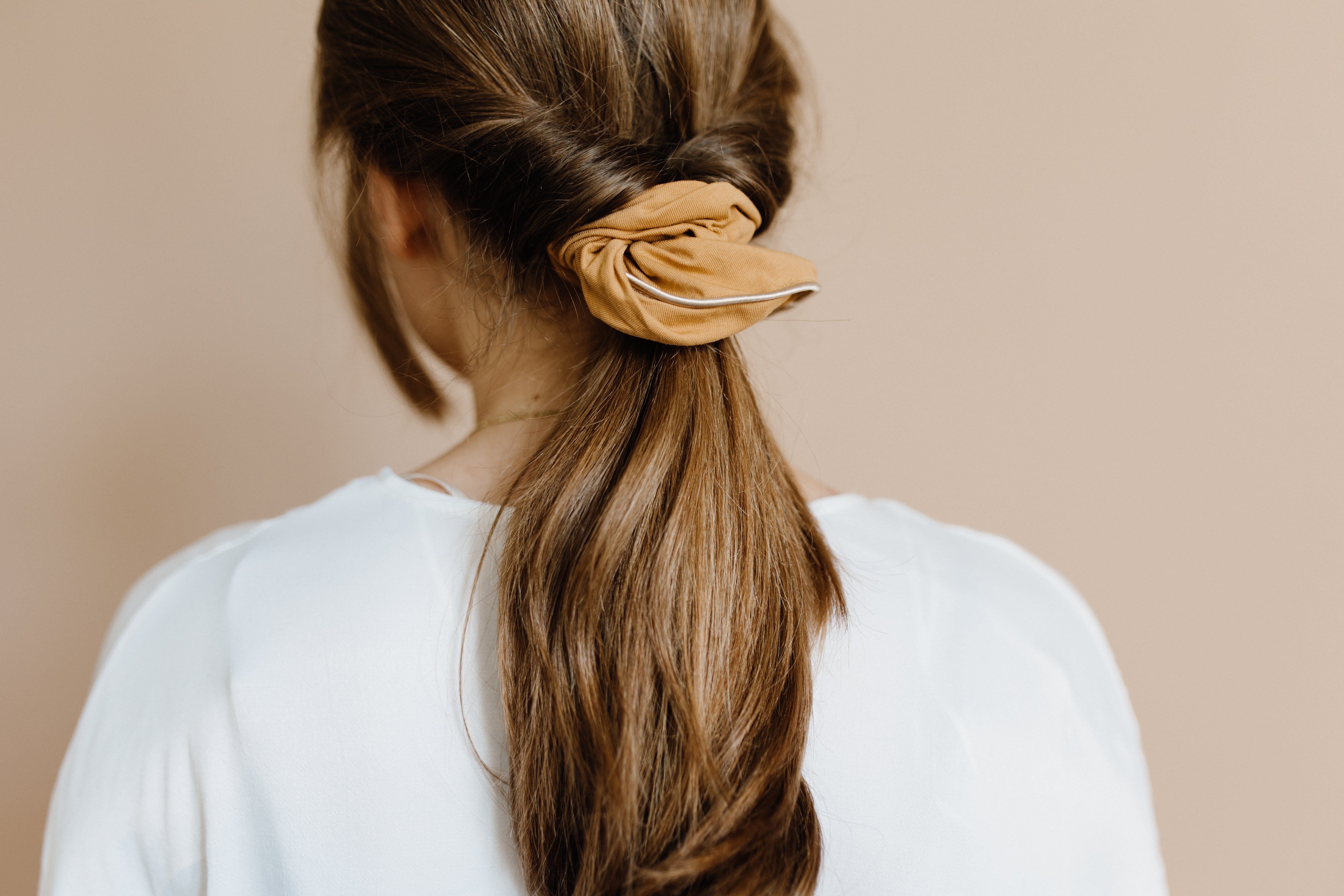 Femme coiffure cheveux épais