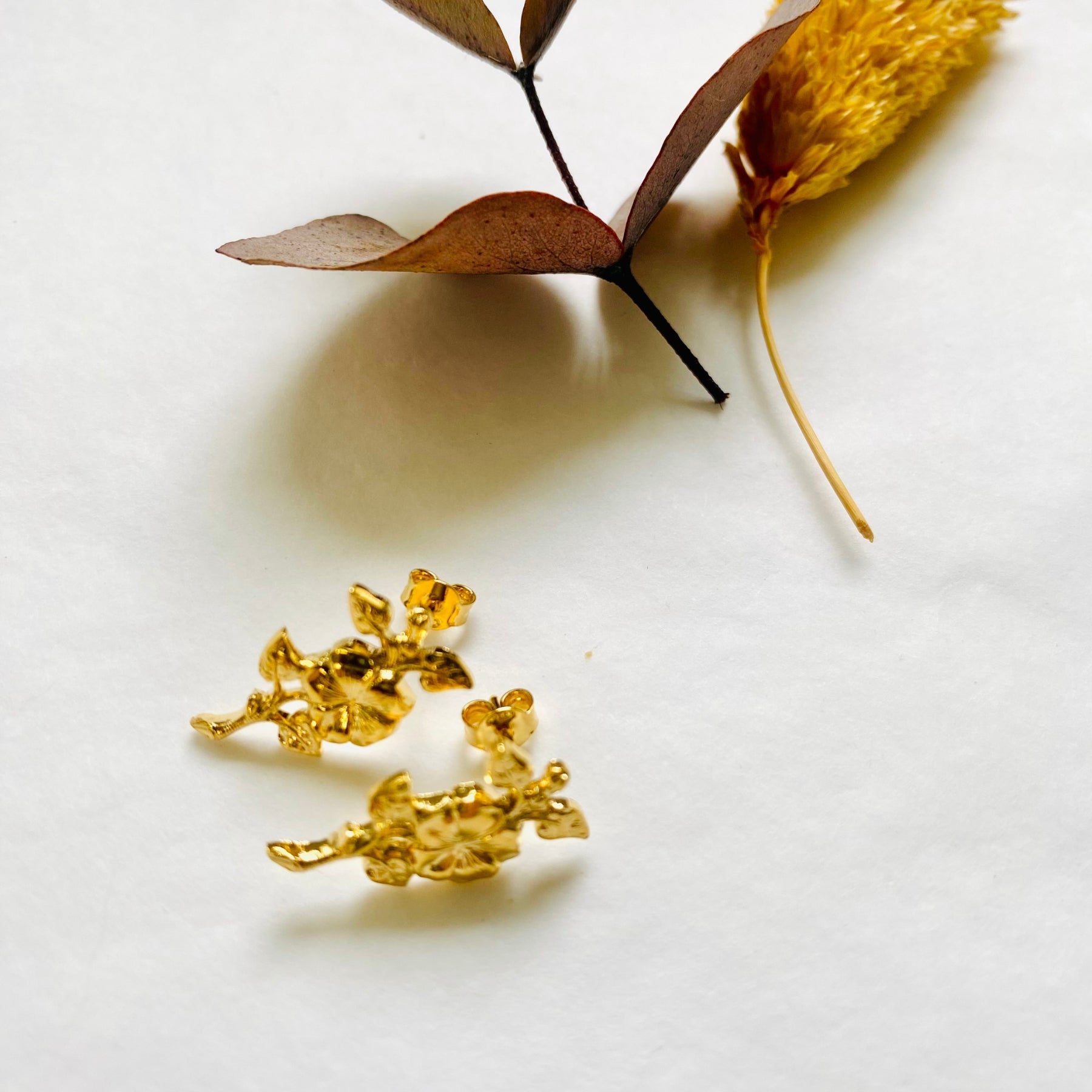 Pendientes Livia flor oro